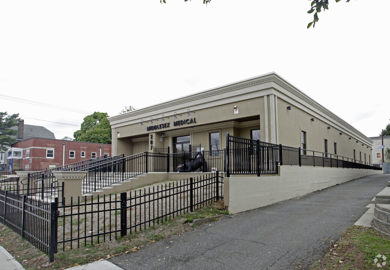 207 Livingston Ave, New Brunswick, NJ 08901