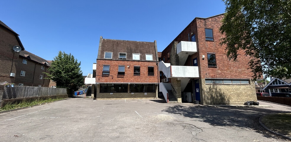 Portland Rd, East Grinstead for lease - Building Photo - Image 2 of 2