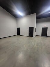 1131 Lincoln Ave SW, Huron, SD for lease Interior Photo- Image 2 of 15