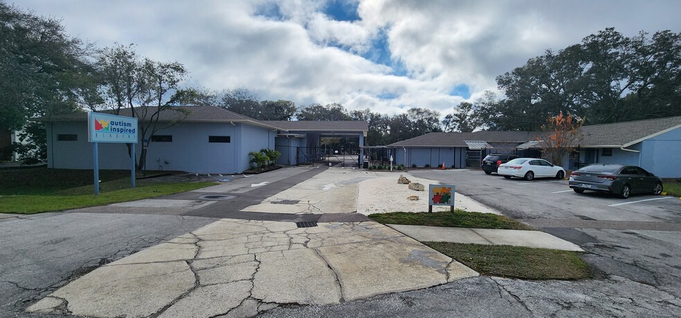 2177 NE Coachman Rd, Clearwater, FL for lease - Building Photo - Image 3 of 9