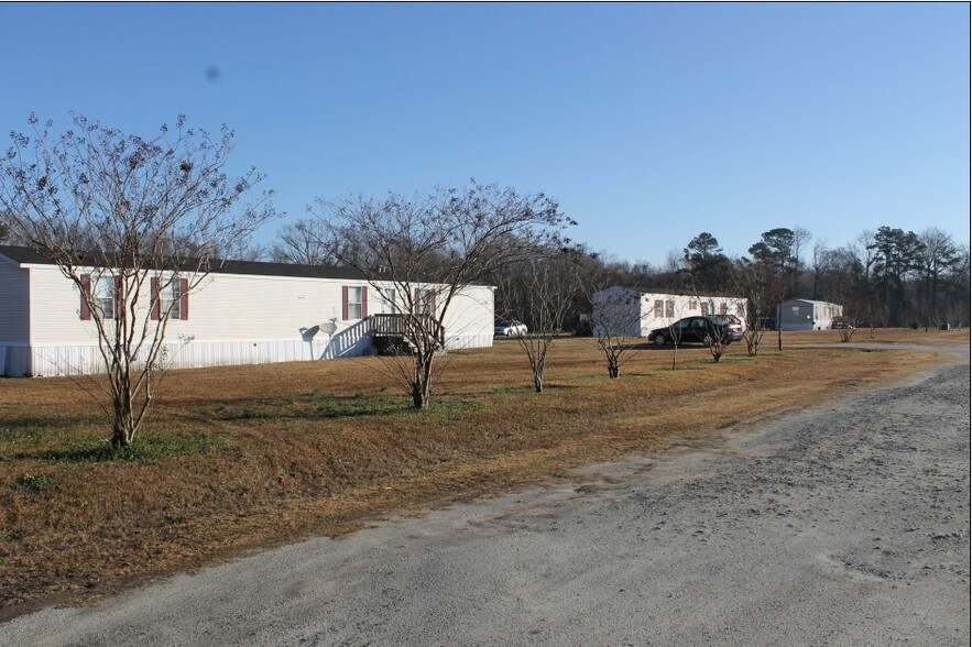 240 Wesley Chapel Rd, Kenansville, NC 28349