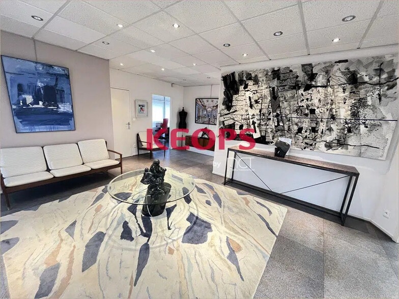 Avenue Des Palanques, Portet-sur-Garonne for lease - Lobby - Image 2 of 8