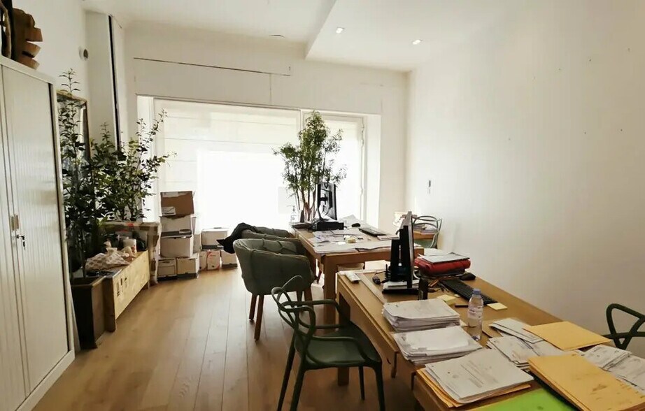 Retail in Cannes for sale - Interior Photo - Image 2 of 5