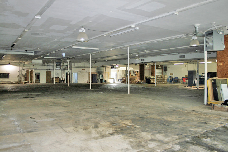 180 N Saginaw St, Pontiac, MI for lease - Interior Photo - Image 3 of 9