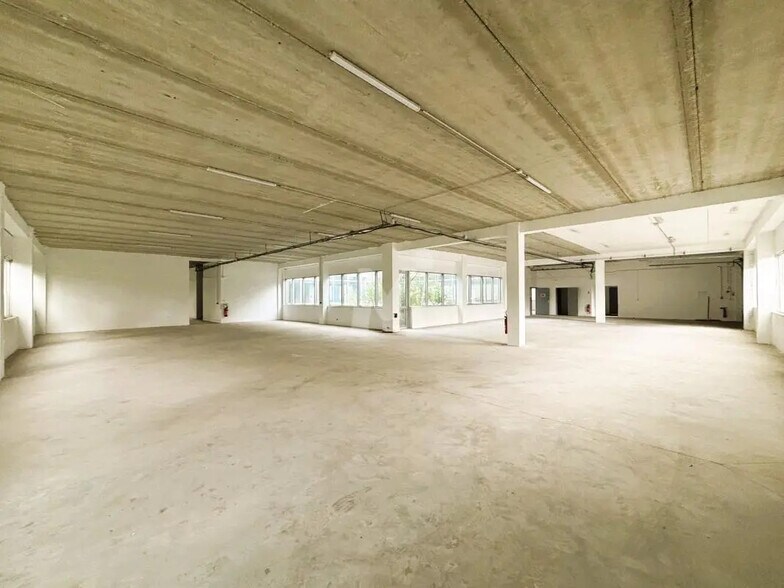 Office in Les Ulis for lease - Interior Photo - Image 3 of 11