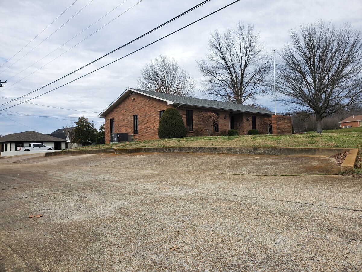 1708 Alpine Dr, Columbia, TN 38401