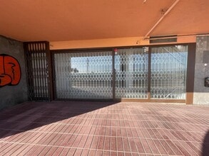 Retail in El Masnou, Barcelona for lease Interior Photo- Image 1 of 12