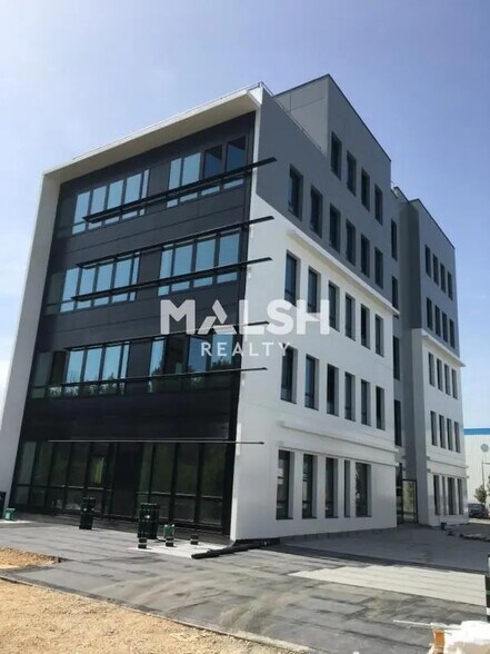 Office in Saint-Priest for lease - Building Photo - Image 3 of 10