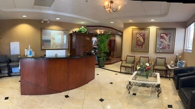 2310-2410 Weston Rd, Weston, FL for lease Interior Photo- Image 1 of 3