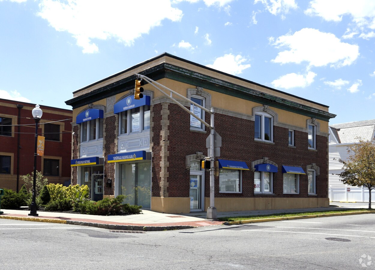 615 Amboy Ave, Perth Amboy, NJ 08861