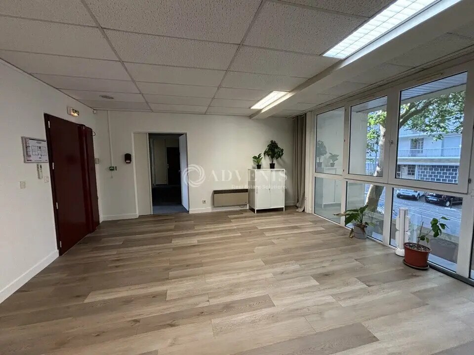 Office in Orléans for lease Building Photo- Image 1 of 13