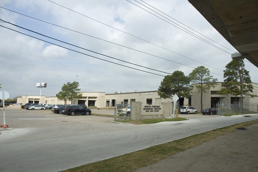 6803-6821 Fulton St, Houston, TX for lease - Building Photo - Image 2 of 5