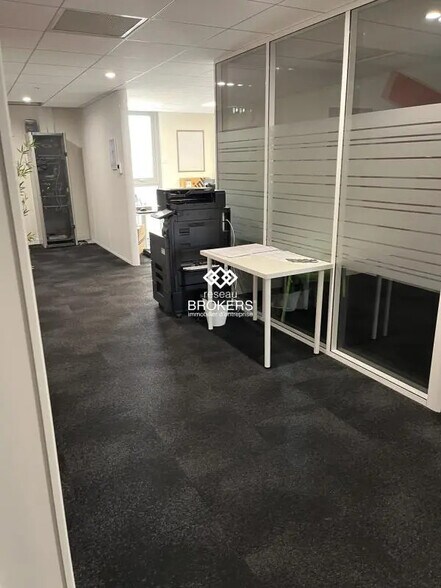 Office in Annecy for lease - Interior Photo - Image 3 of 11
