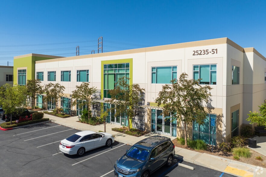 25235-25251 Avenue Tibbitts, Valencia, CA for sale - Primary Photo - Image 2 of 5