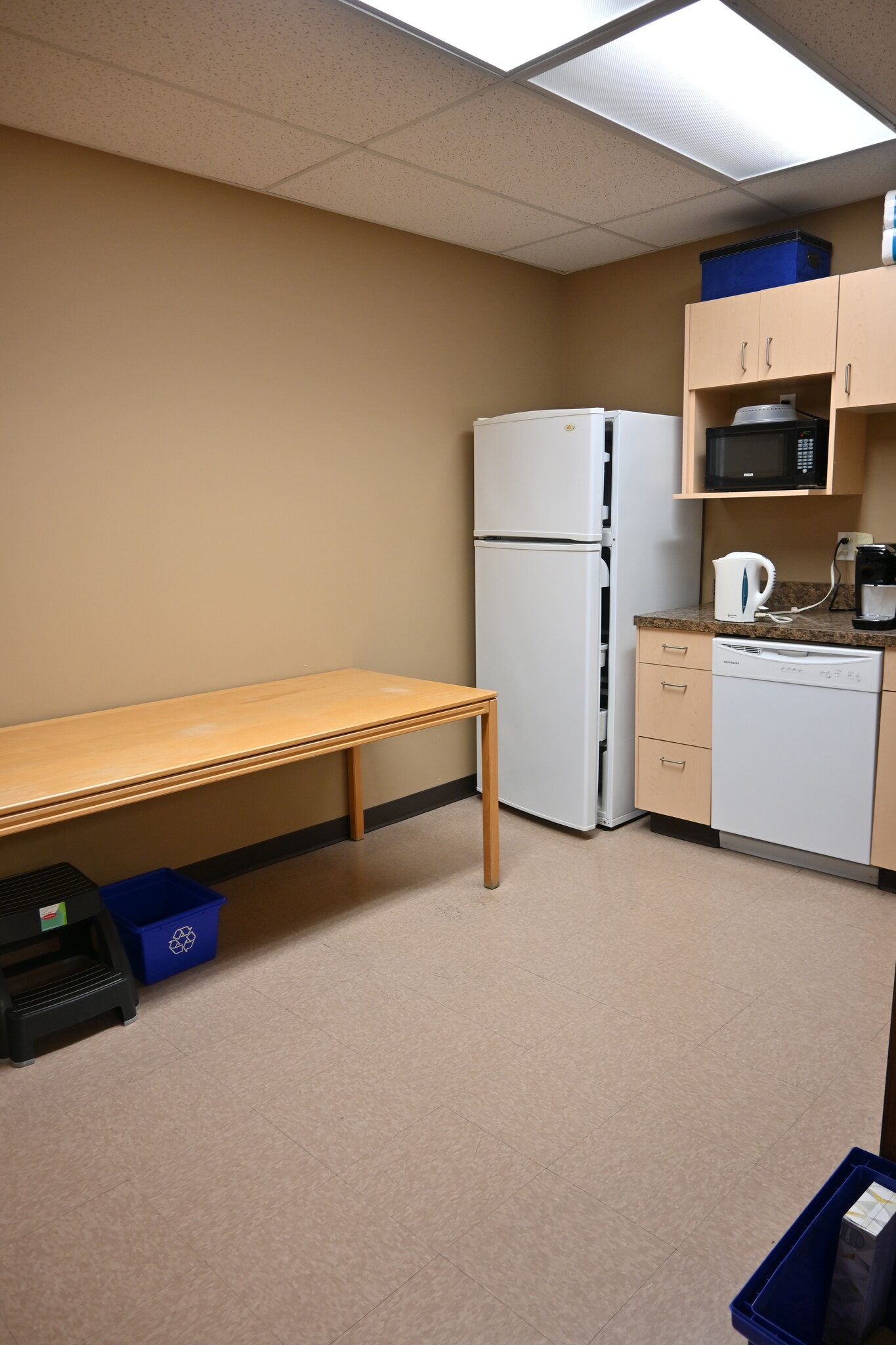 4315 55 Ave, Red Deer, AB for lease Interior Photo- Image 1 of 13