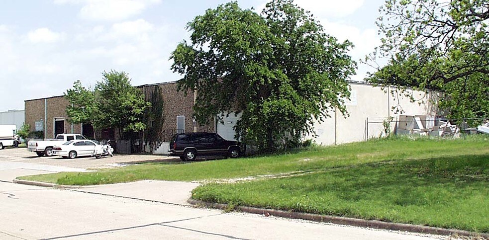 2901-2905 Shamrock Ave, Fort Worth, TX for sale - Building Photo - Image 2 of 4
