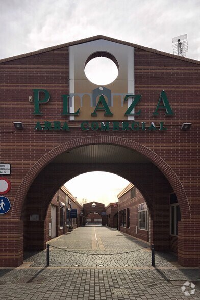 Avenida de España, 4, Villanueva de la Torre, Guadalajara for sale - Building Photo - Image 1 of 4