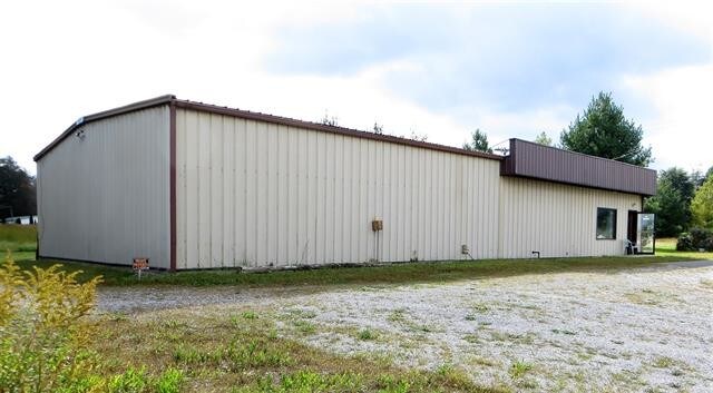 5585 Flaherty Rd, Vine Grove, KY for sale - Primary Photo - Image 1 of 1