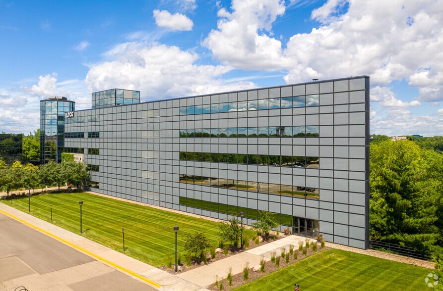 11000 Prairie Lakes Dr, Eden Prairie, MN for lease - Building Photo - Image 2 of 7