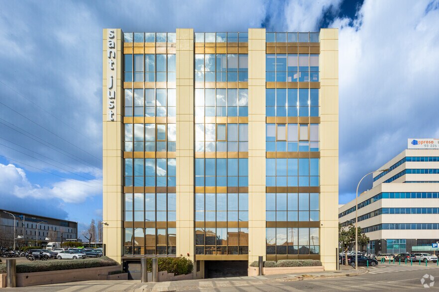 Office in Sant Just Desvern, Barcelona for lease - Building Photo - Image 3 of 4
