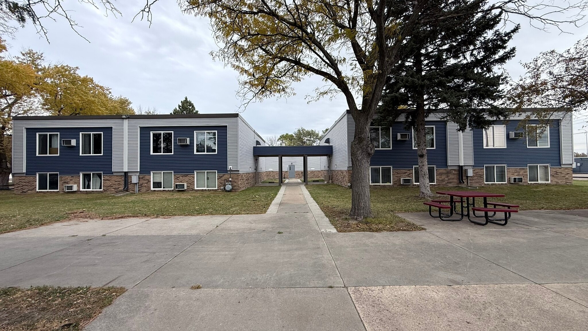 1940-1990 Wisconsin SW, Huron, SD for sale Building Photo- Image 1 of 11