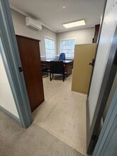 64 Hilton Ave, Hempstead, NY for lease Interior Photo- Image 2 of 4