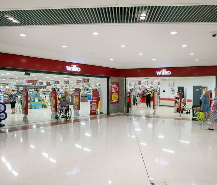 Mercury Gdns, Romford for sale - Interior Photo - Image 1 of 1