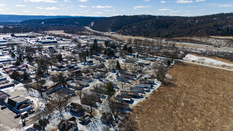 3731 Lycoming Creek Rd, Cogan Station, PA for sale - Primary Photo - Image 1 of 15