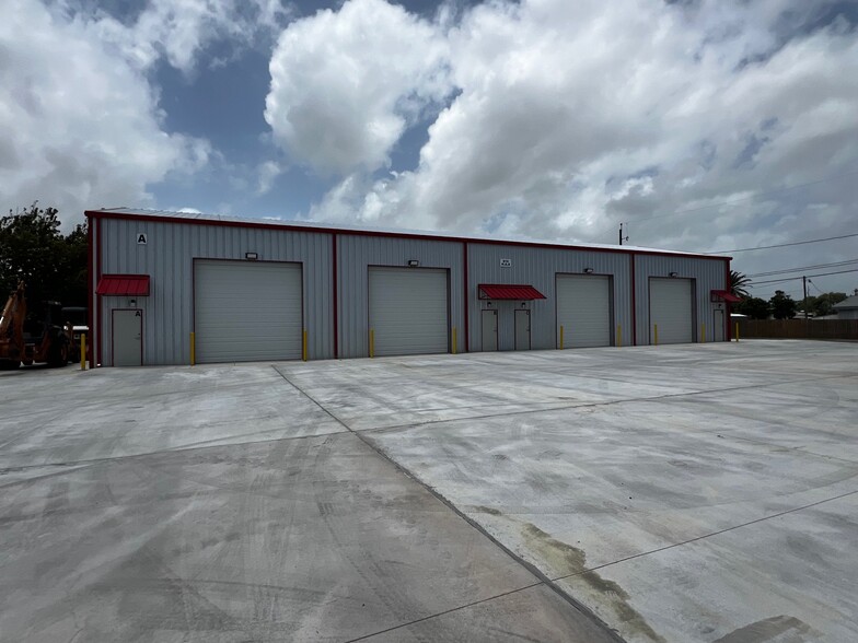 810 Nas Dr, Corpus Christi, TX for lease - Building Photo - Image 3 of 6