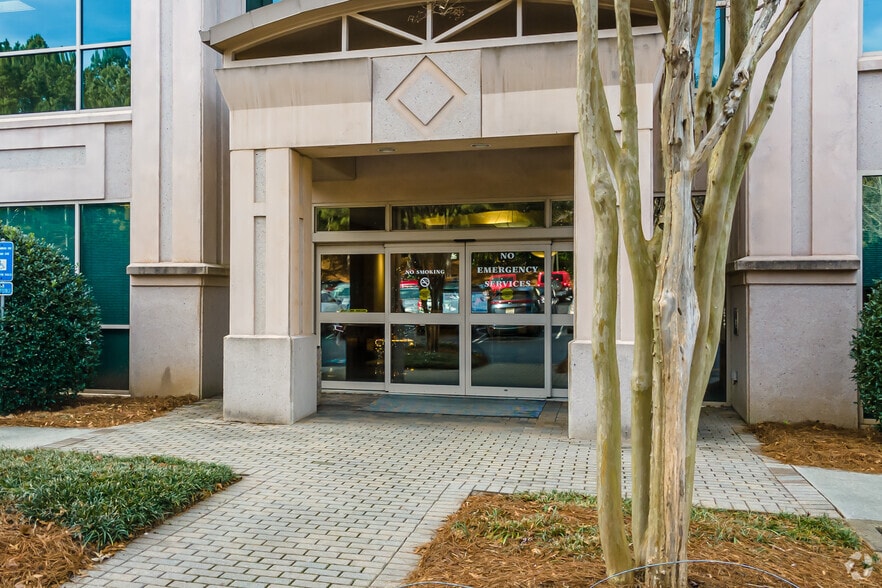 100 Stoneforest Dr, Woodstock, GA for lease - Building Photo - Image 2 of 4