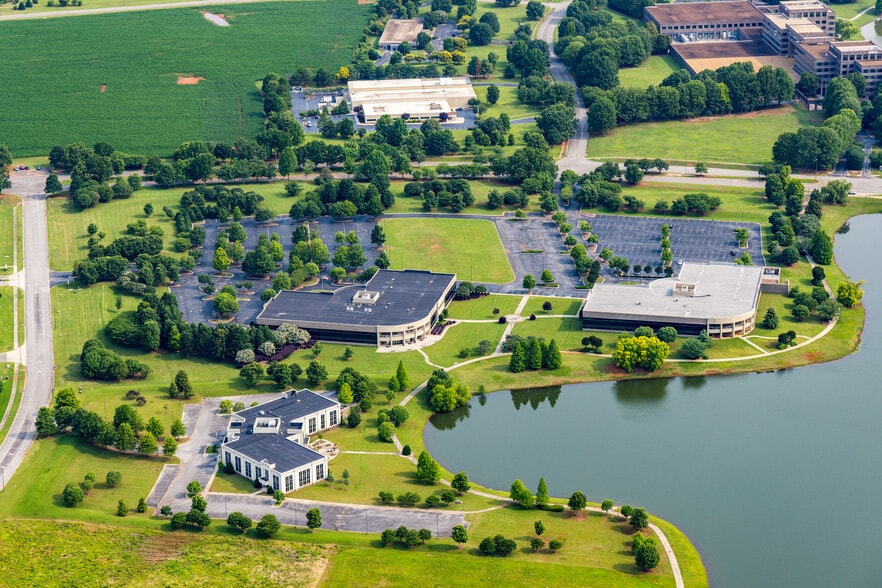 Gold Rock Portfolio portfolio of 2 properties for sale on LoopNet.com - Building Photo - Image 2 of 7