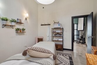 7185 Manchester Rd, Maplewood, MO for lease Interior Photo- Image 2 of 2