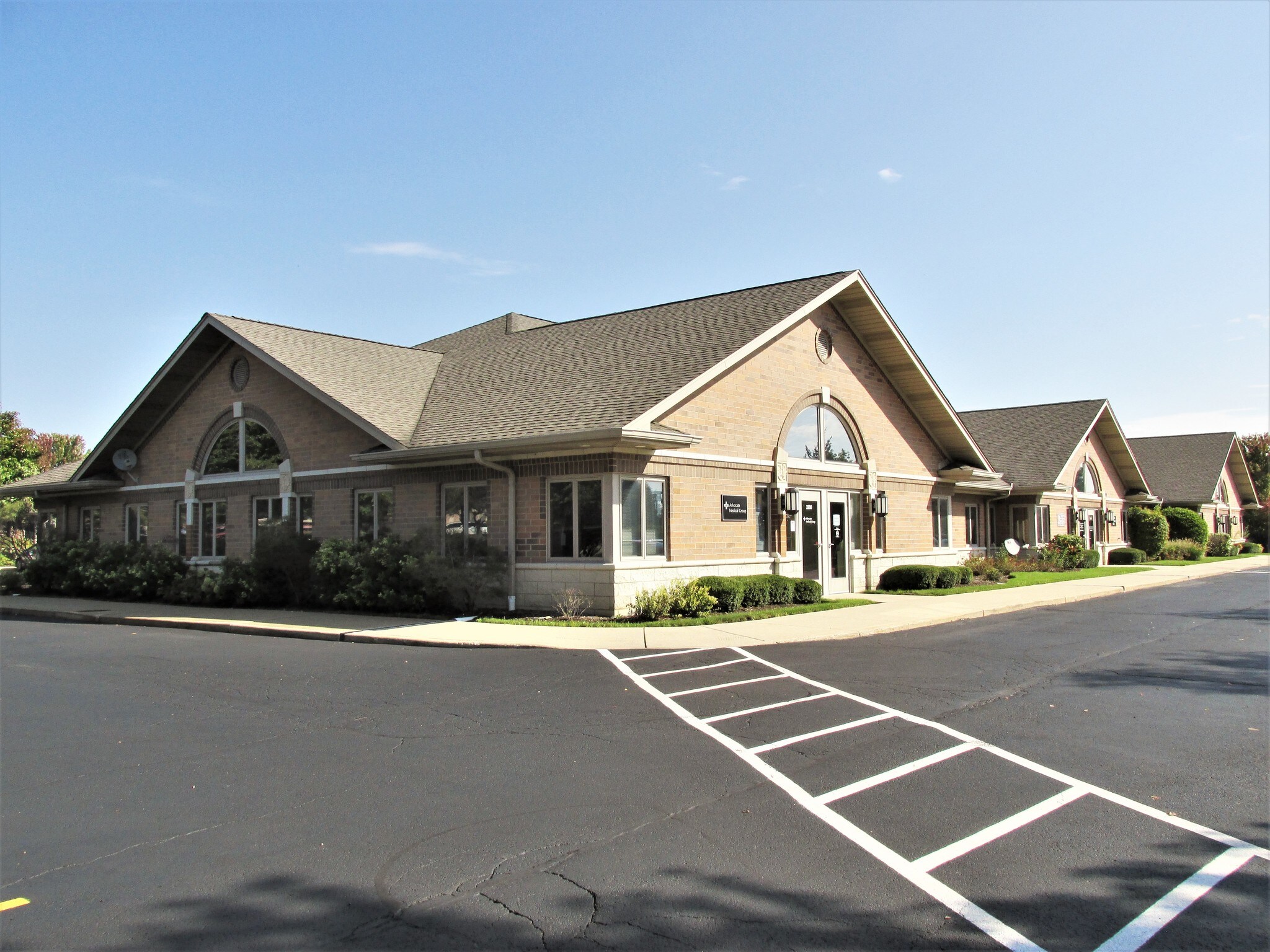 2214 Huntington Dr N, Algonquin, IL for sale Building Photo- Image 1 of 8