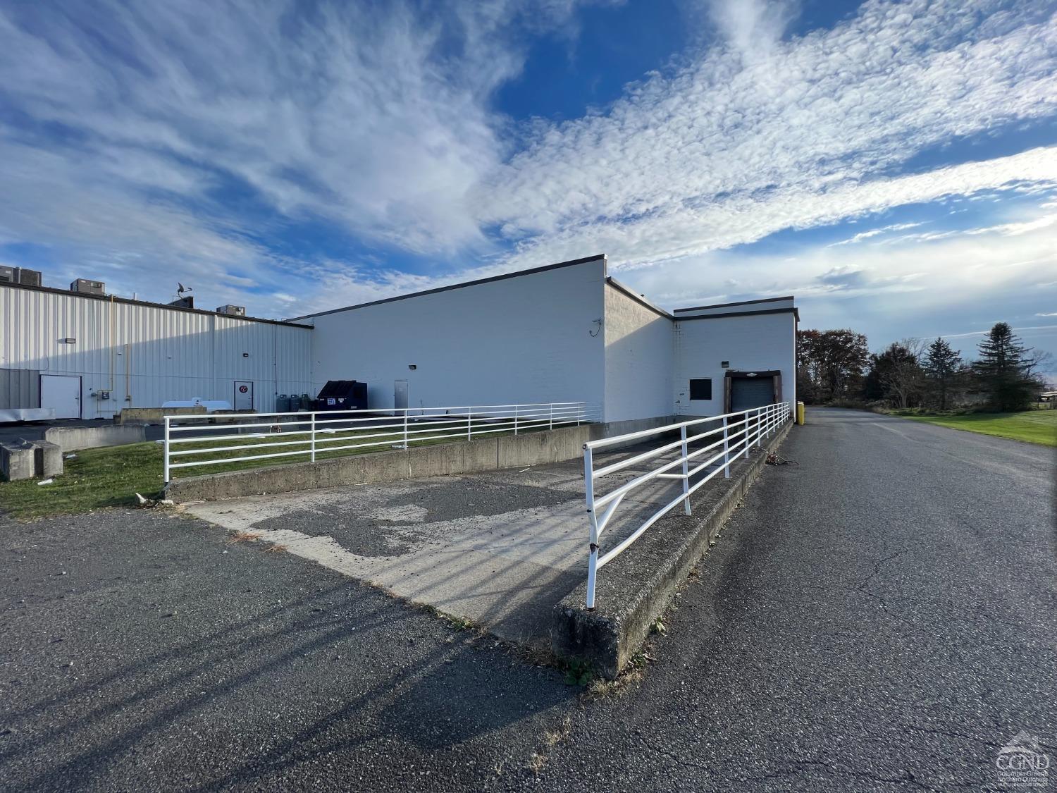 15 Dardess Dr, Chatham, NY for lease Building Photo- Image 1 of 18
