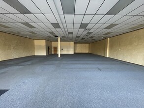 2303-2315 Berlin Tpke, Newington, CT for lease Interior Photo- Image 1 of 3