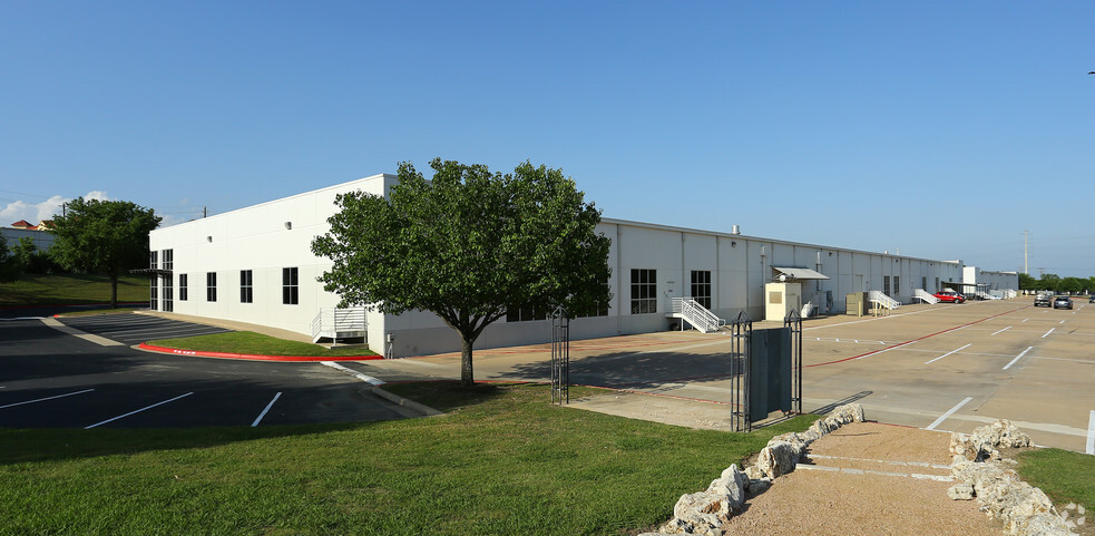 7901 E Riverside Dr, Austin, TX for lease - Building Photo - Image 3 of 5