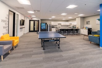 2800 S River Rd, Des Plaines, IL for lease Interior Photo- Image 2 of 15