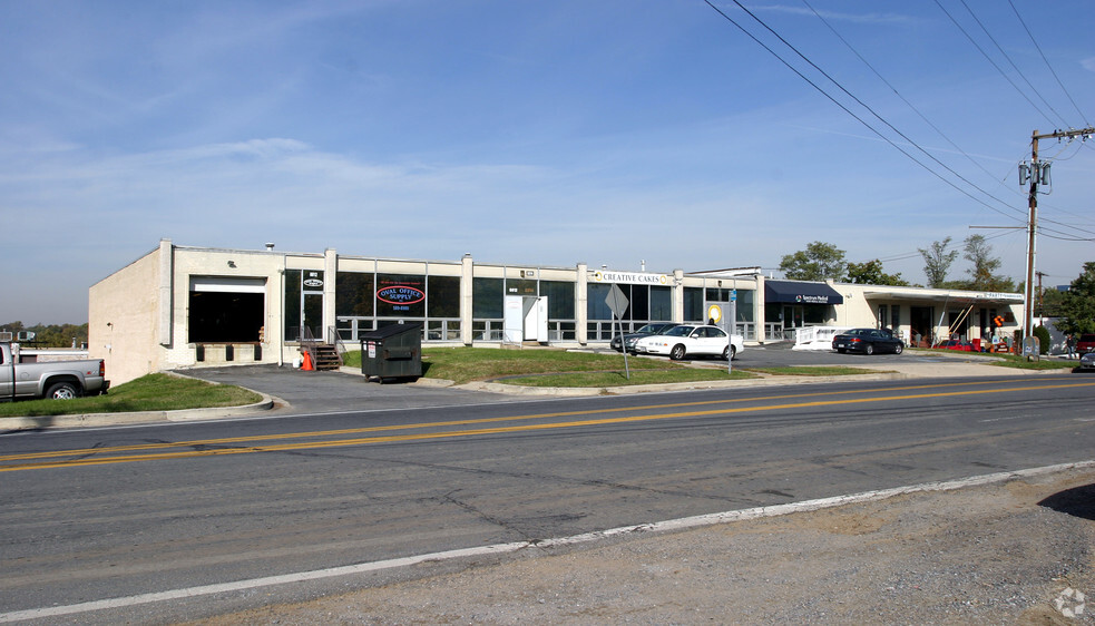 8810-8824 Brookville Rd, Silver Spring, MD for lease - Building Photo - Image 3 of 4