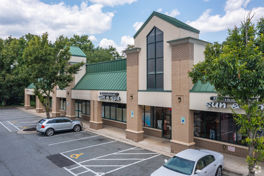 101-135 Big Elk Mall, Elkton, MD for lease - Building Photo - Image 3 of 4