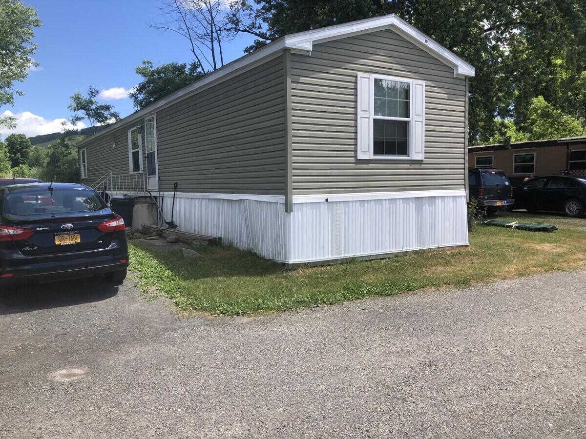 1 Moore Haven Dr, Bath, NY 14810