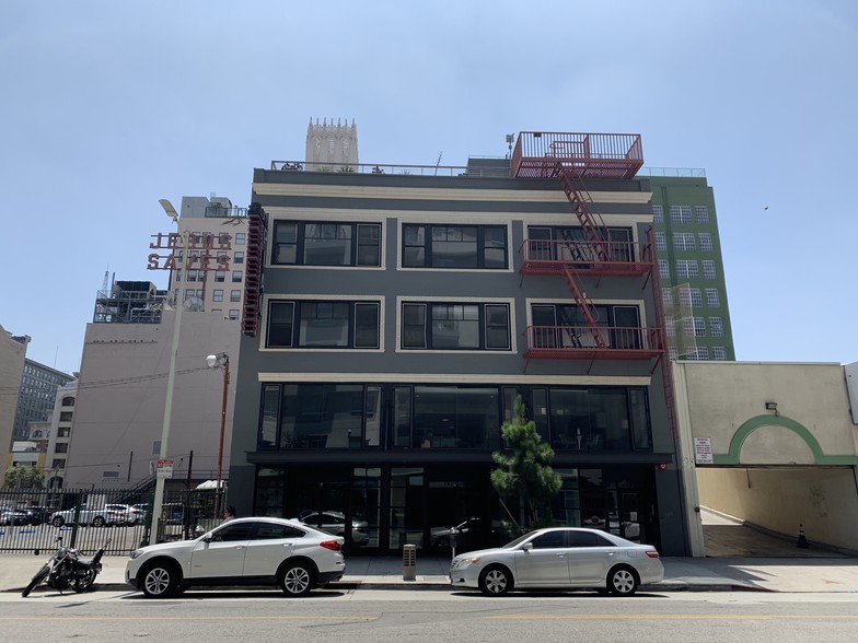 932 S Hill St, Los Angeles, CA for lease - Building Photo - Image 1 of 7