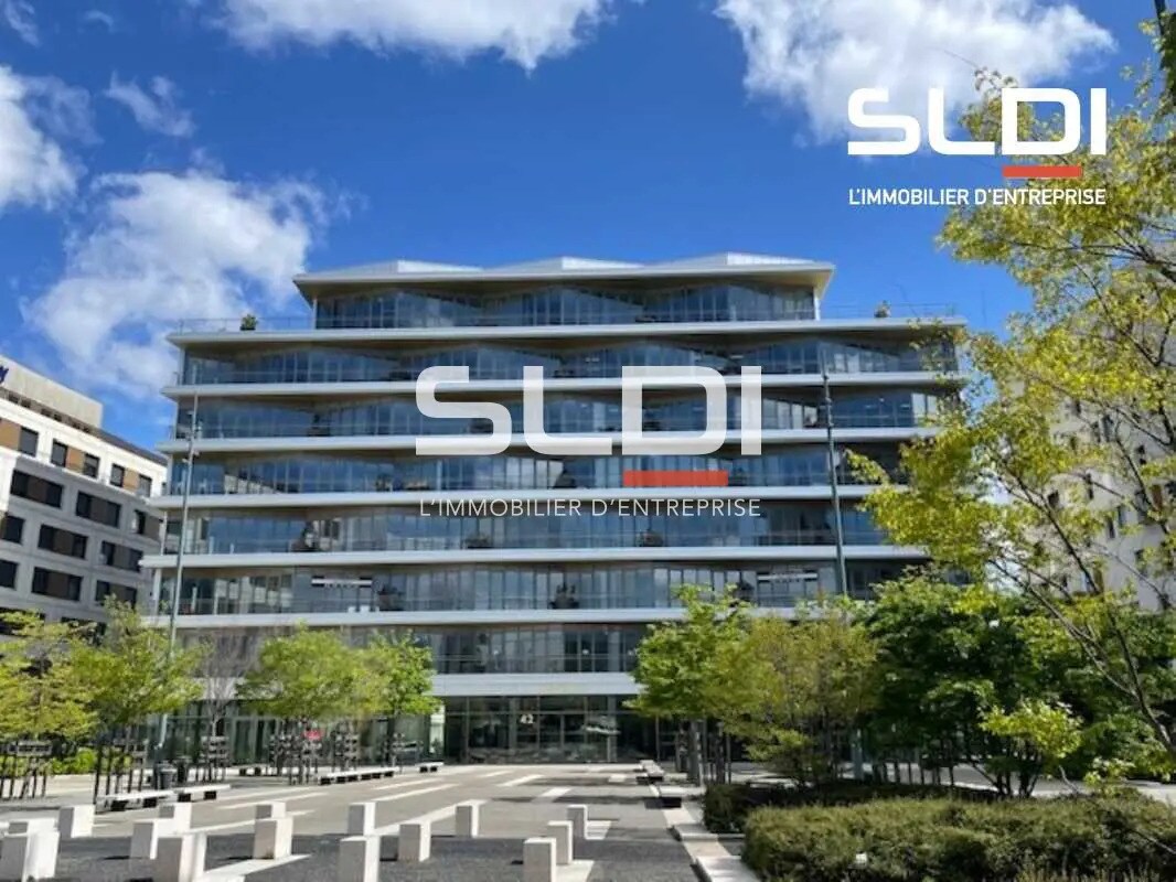 Office in Vénissieux for lease Building Photo- Image 1 of 11