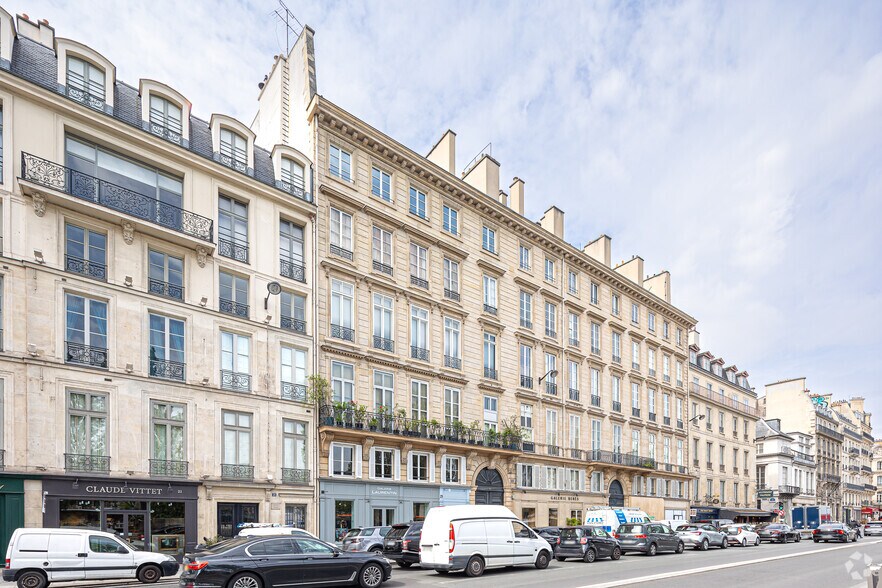 23-25 Quai Voltaire, Paris for sale - Building Photo - Image 2 of 5