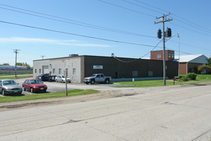 1614 Fuller Rd, West Des Moines IA - Warehouse