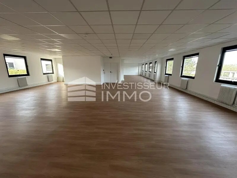 Office in Cergy for lease Interior Photo- Image 1 of 7