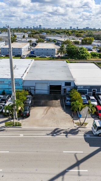 526-528 S Dixie Hwy E, Pompano Beach, FL for sale - Building Photo - Image 3 of 24