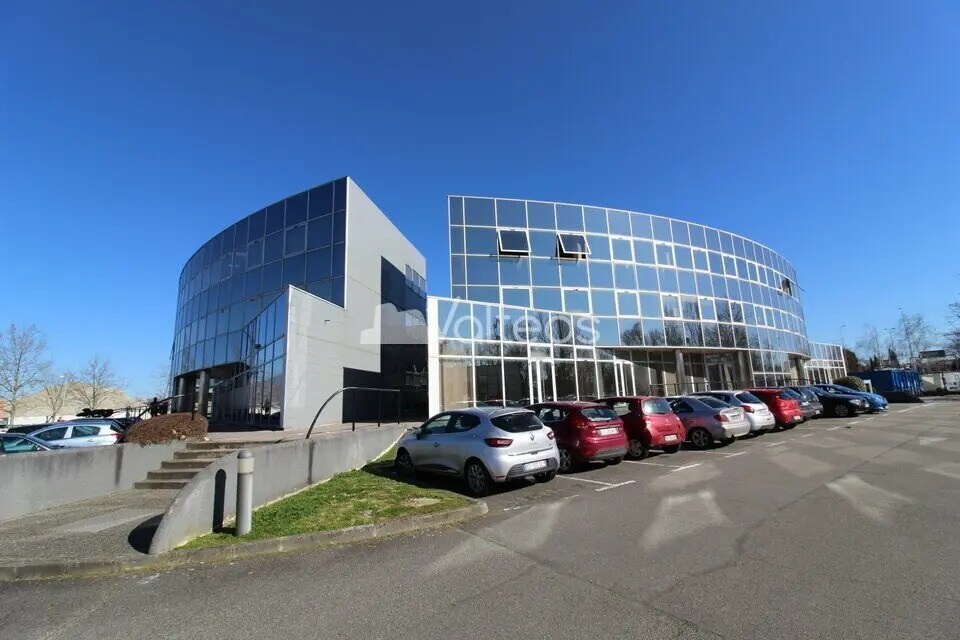 Office in Labège for lease Building Photo- Image 1 of 10