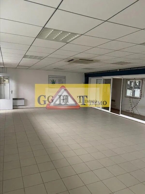 Location Entrepôt 104 m² à 286 m² - Photo 1