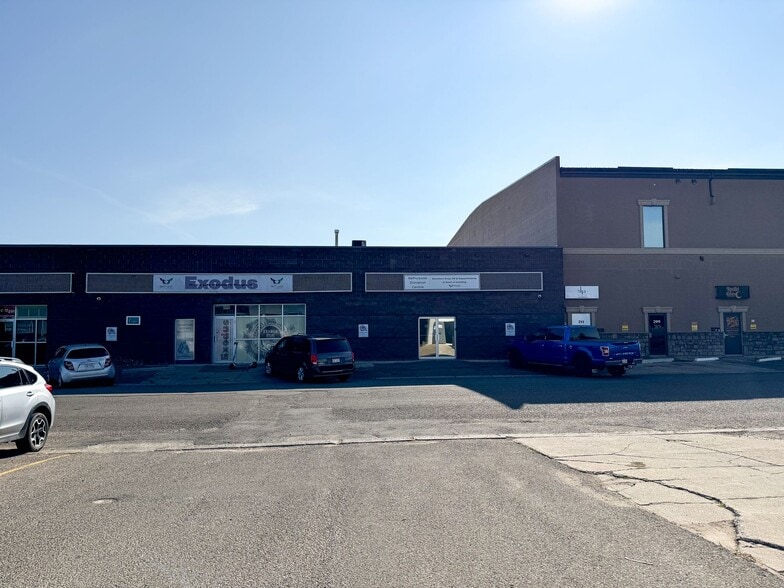 215-219 12B St N, Lethbridge, AB for lease - Primary Photo - Image 1 of 1