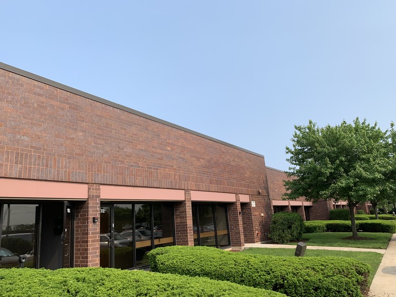 1450-1484 Elmhurst Rd, Elk Grove Village, IL for lease - Building Photo - Image 3 of 9